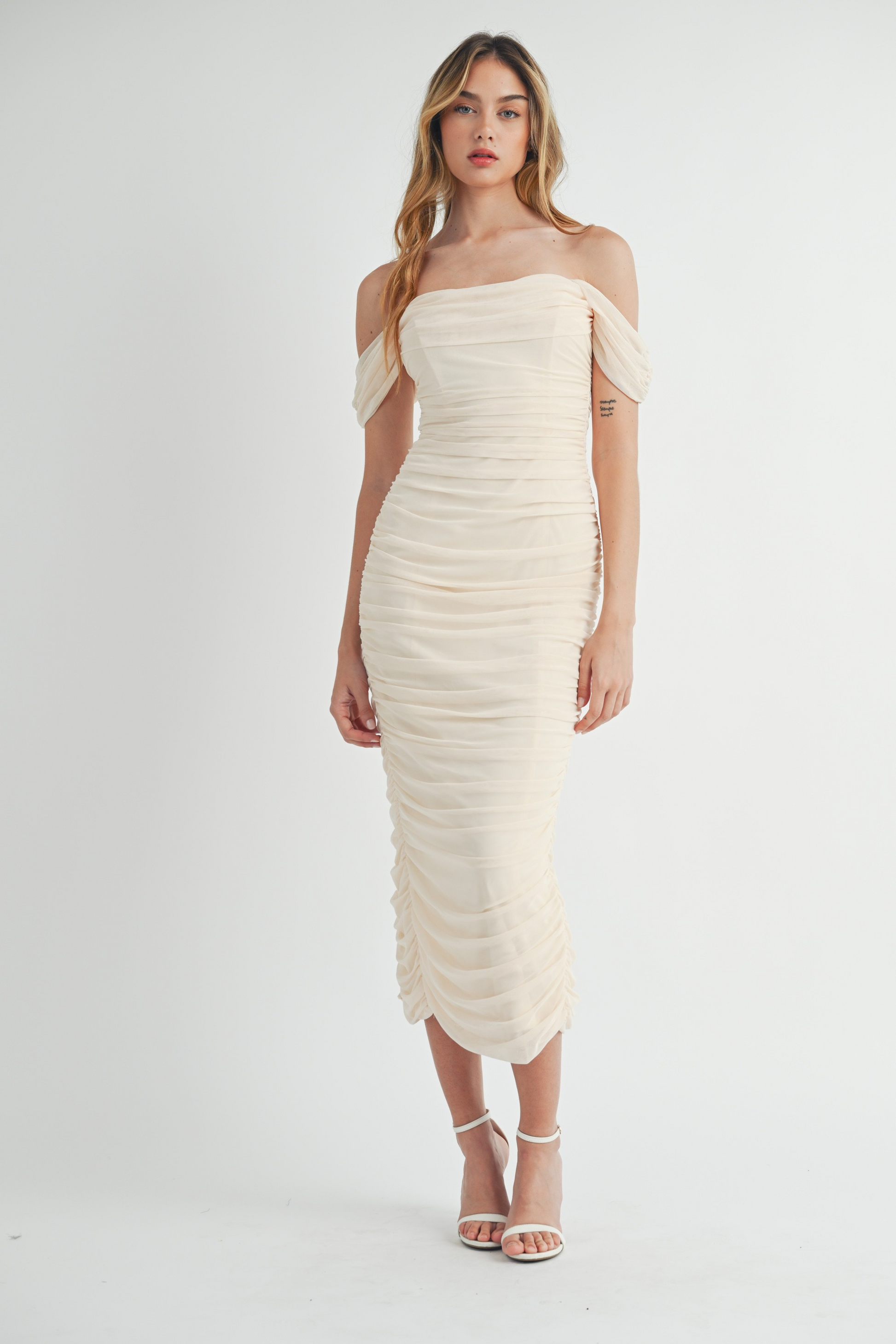 Tube Off Shoulder Midi Dress M Tube Off Shoulder Midi Dress M