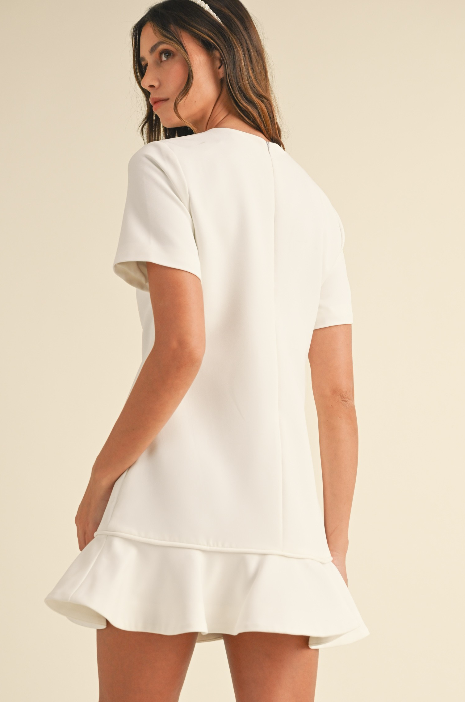 Bow Detail Ruffle Hem Crepe Mini Dress L / Off White Bow Detail Ruffle Hem Crepe Mini Dress L / Off White