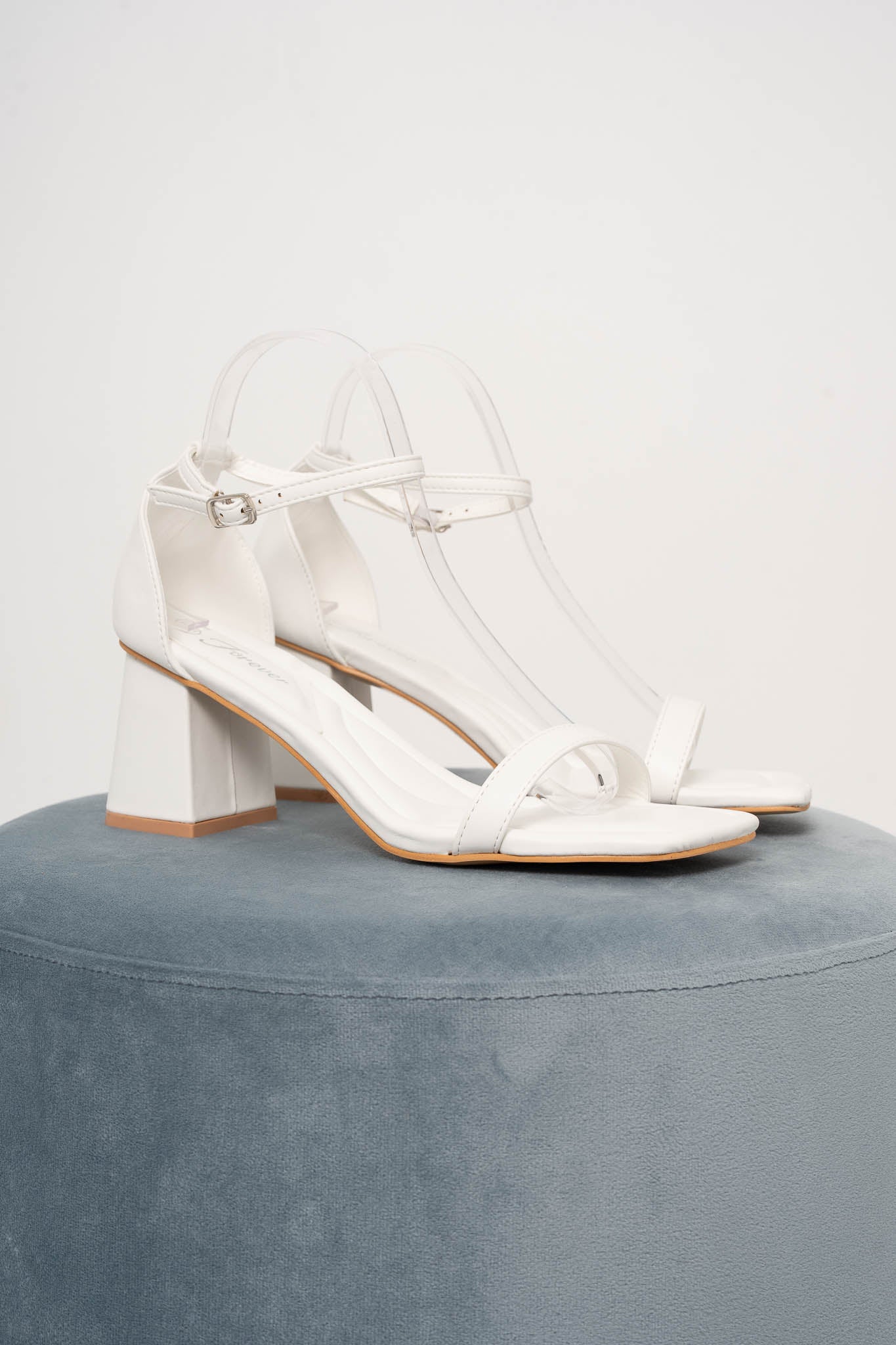 Deseree Heels