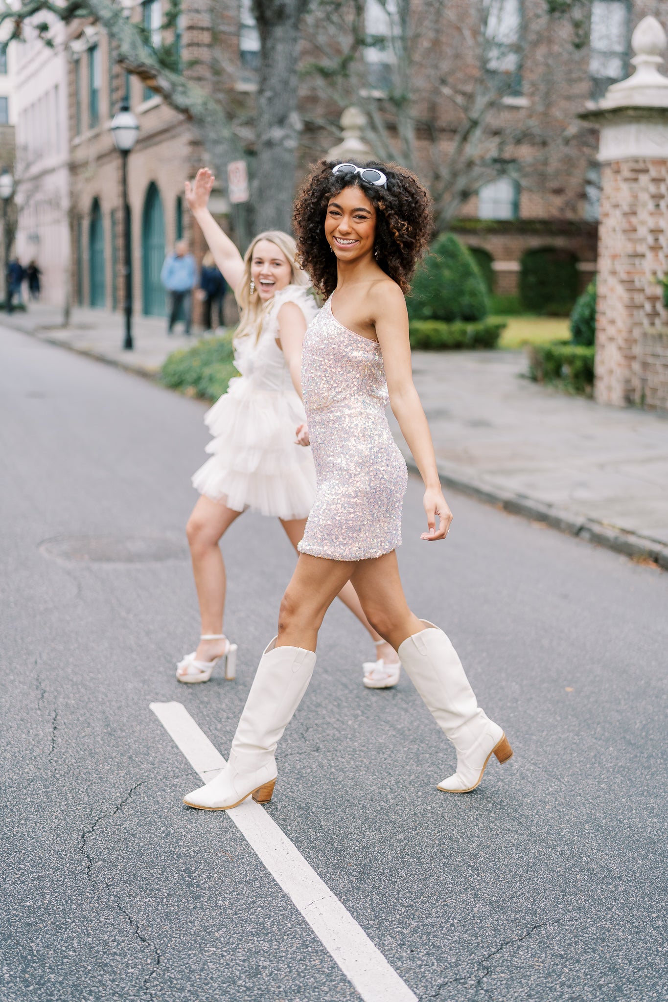 LWD (Loose White Dress)