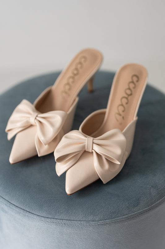 Beautiful Bow Kitten Heel